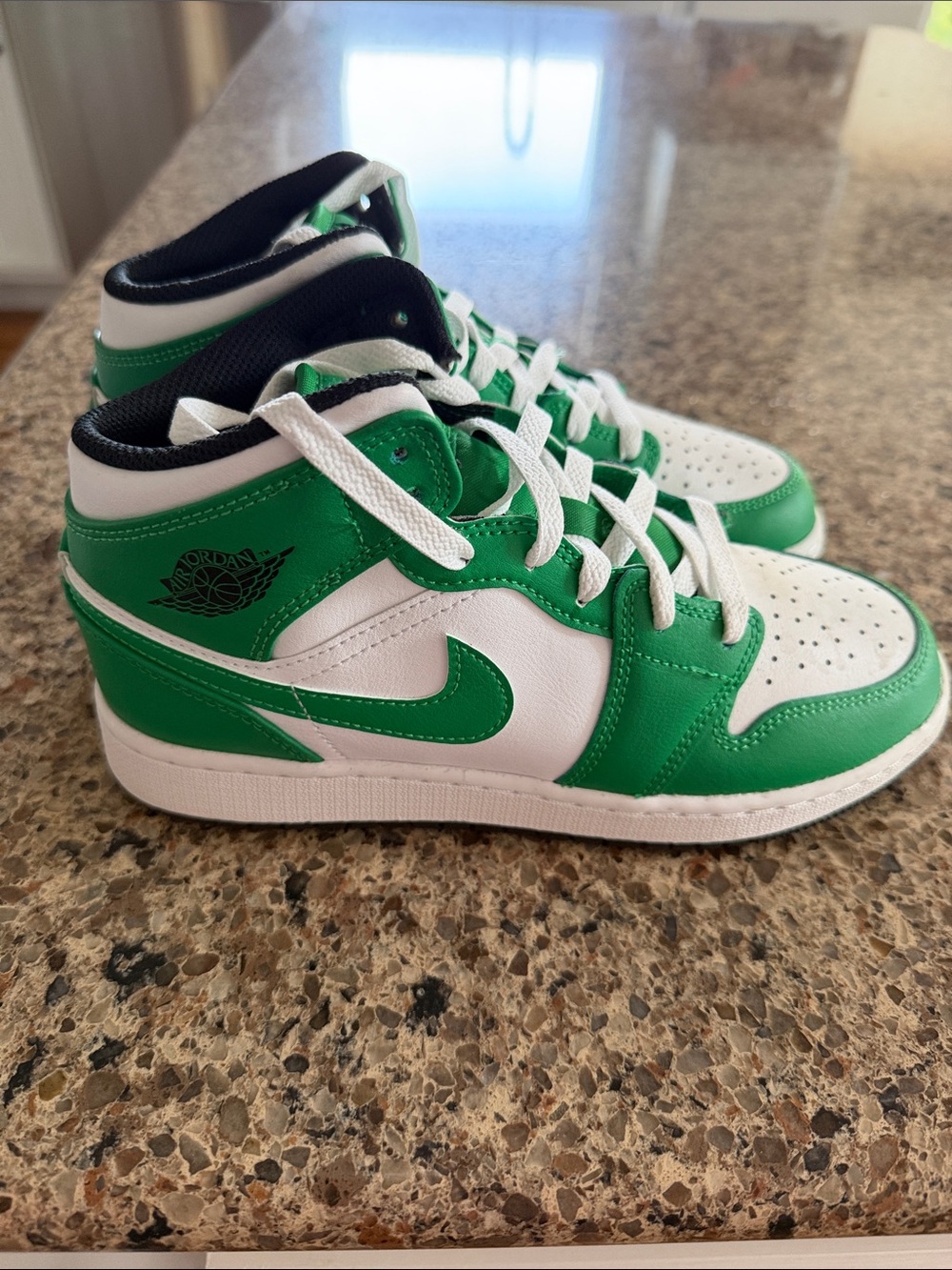 BRAND New Jordan Kids Mid-Top Sneakers - Green & White